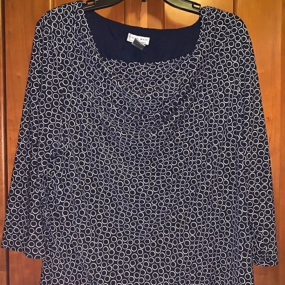 Graff wear navy with white circles